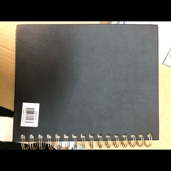 Undated agenda, new - Picture 4 of 6